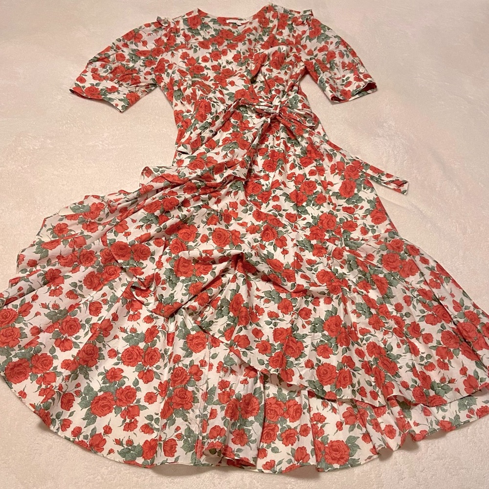 🆕Gorgeous! Wrap around dress size 6